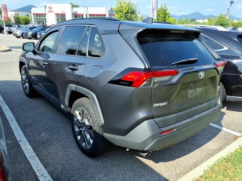Used 2019 Toyota RAV4 XLE Premium w/ Cold Weather Package AWD/4WD image 3