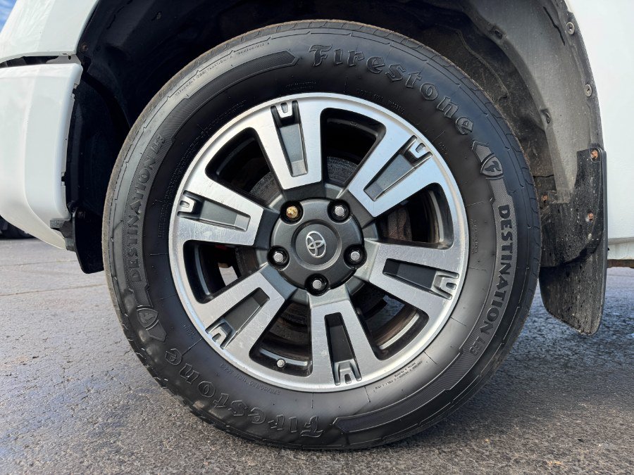 Used 2018 Toyota Tundra SR5 AWD/4WD image 13