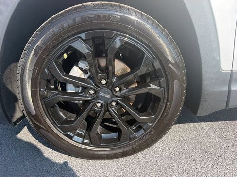 Used 2021 GMC Terrain SLE w/ Driver Convenience Package FWD image 10