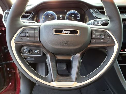 New 2026 Jeep Grand Cherokee Limited image 18