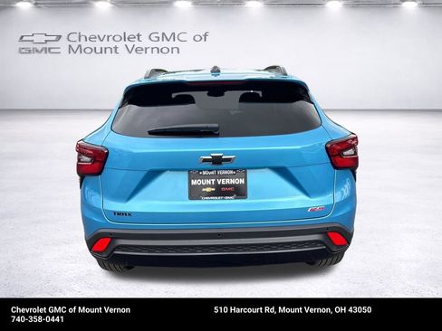 New 2026 Chevrolet Trax RS w/ Sunroof Package FWD image 4