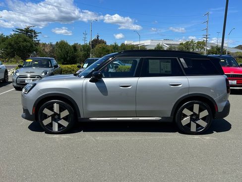 Used 2025 MINI Cooper Countryman S w/ Comfort Package Max AWD/4WD image 2