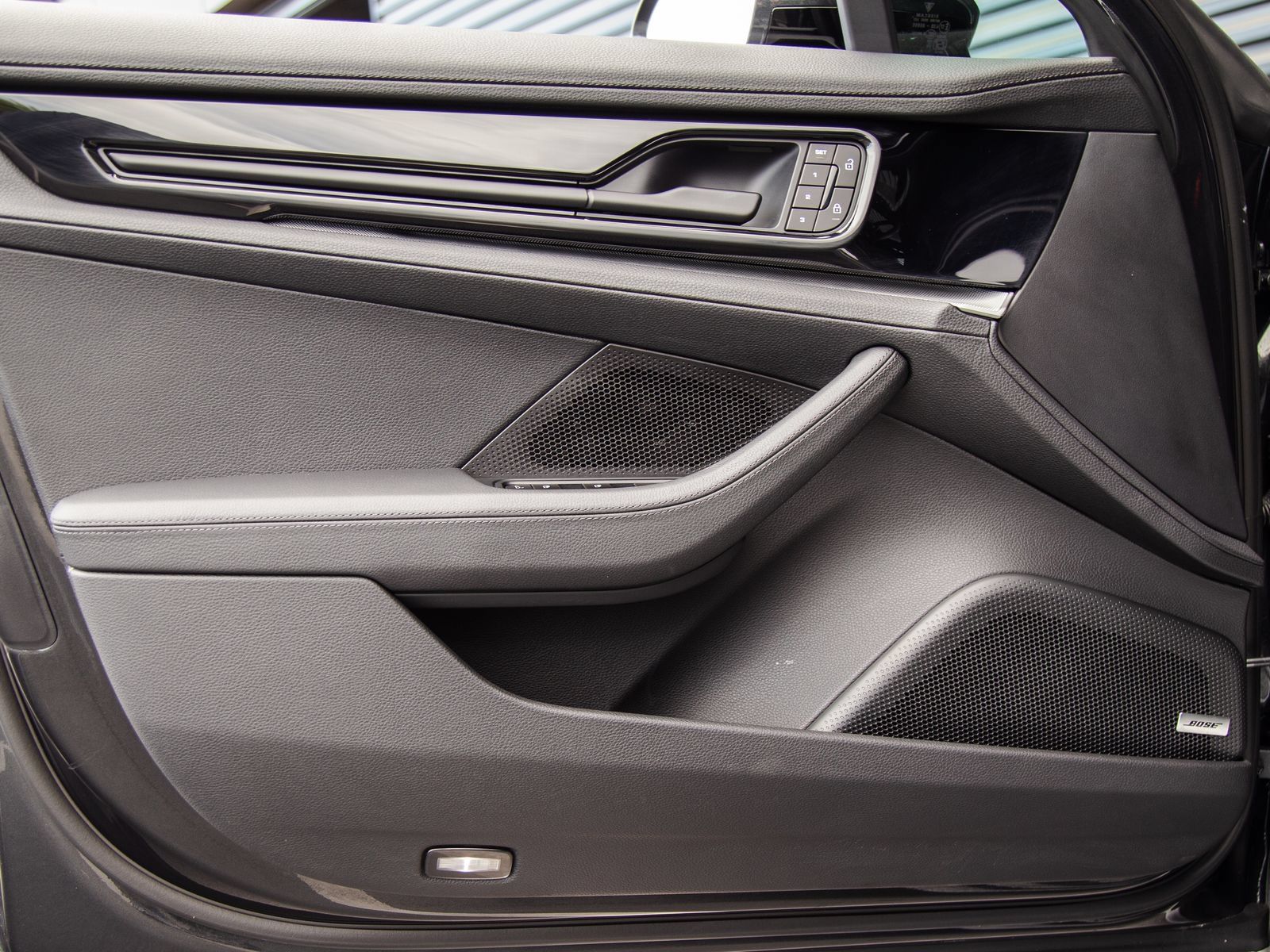 Certified 2025 Porsche Panamera RWD image 14