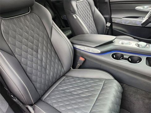 Used 2025 Genesis GV70 3.5T Sport w/ Sport Advanced Package image 10