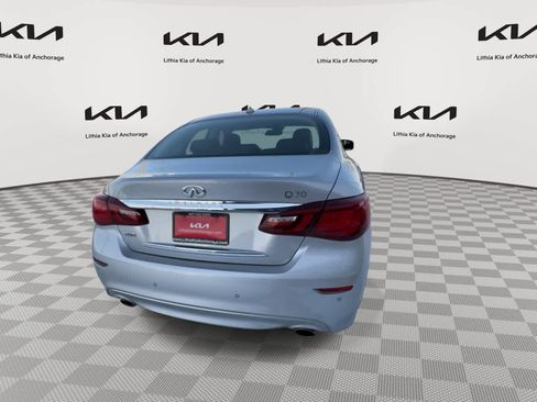 Used 2019 INFINITI Q70 Luxe image 9