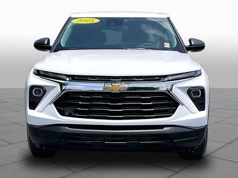 Used 2025 Chevrolet TrailBlazer LS w/ LS Convenience Package FWD image 4
