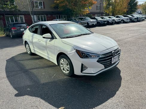 Used 2020 Hyundai Elantra SE w/ Cargo Package (C1) image 7