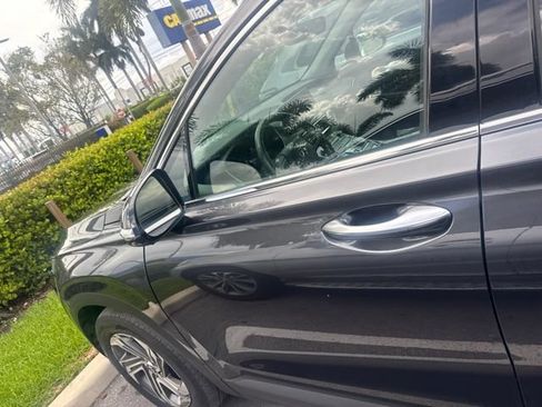 Used 2023 Hyundai Santa Fe SEL FWD image 11