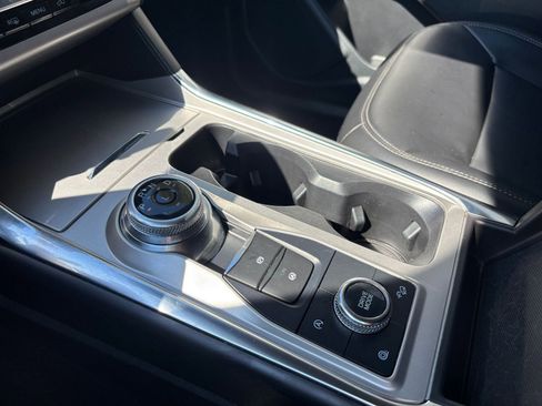 Used 2024 Ford Explorer XLT w/ Equipment Group 202A image 44