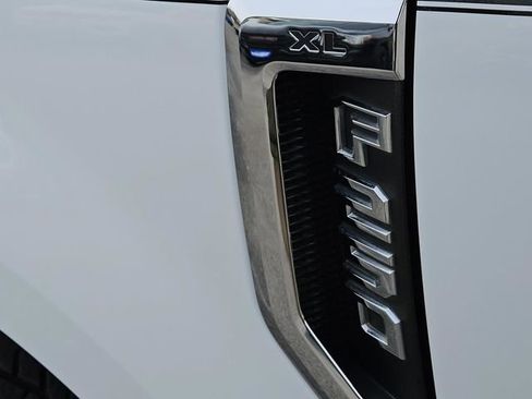 Used 2020 Ford F250 XL w/ Power Equipment Group image 24