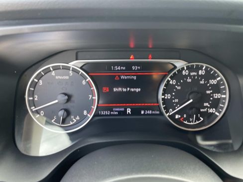 Used 2024 Nissan Rogue SV FWD image 30