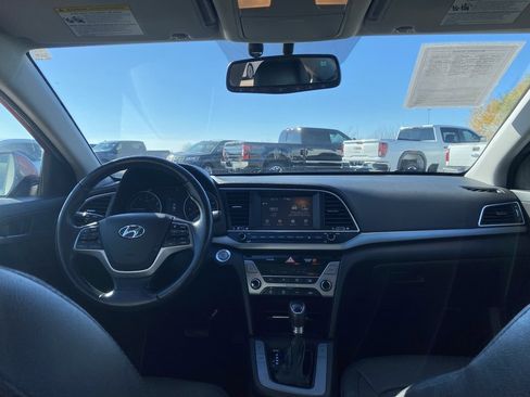Used 2017 Hyundai Elantra Limited image 15