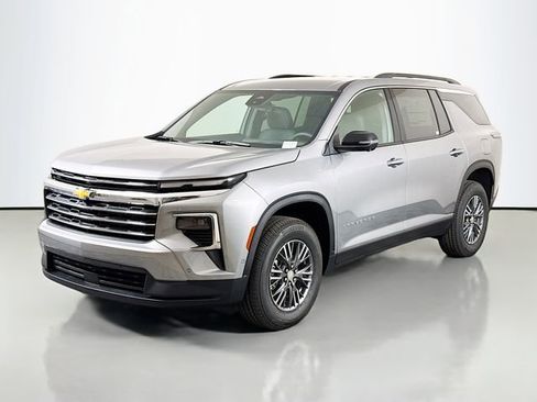 New 2026 Chevrolet Traverse LT w/ Enhanced Driving Package FWD image 3