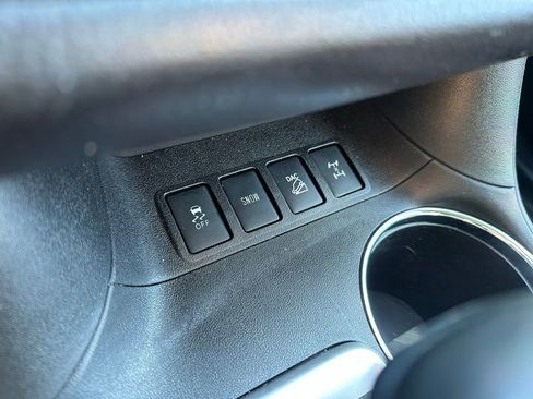 Used 2017 Toyota Highlander Limited image 25