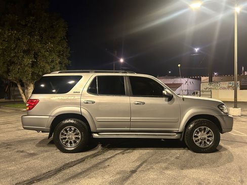 Used 2001 Toyota Sequoia SR5 image 24