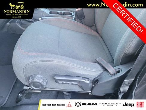 Certified 2025 Jeep Wrangler Unlimited Rubicon AWD/4WD image 17