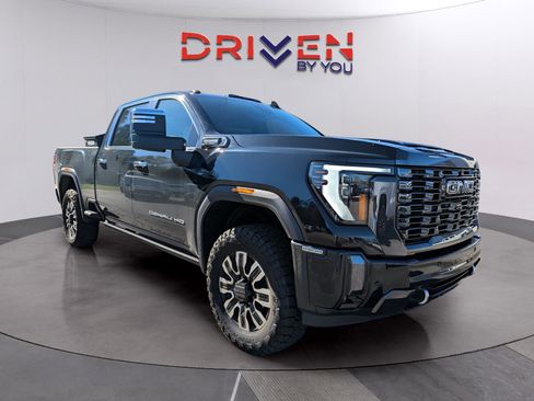 Used 2024 GMC Sierra 2500 Denali Ultimate image 3
