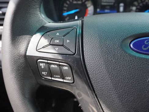 Used 2016 Ford Explorer XLT AWD/4WD image 38