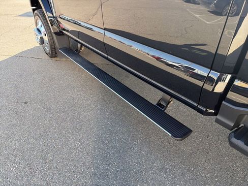 Used 2025 Ford F450 Platinum w/ Platinum Plus Package image 17