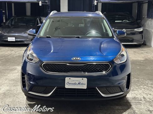 Used 2019 Kia Niro LX FWD image 2