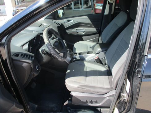 Used 2016 Ford Escape SE w/ Equipment Group 201A FWD image 4