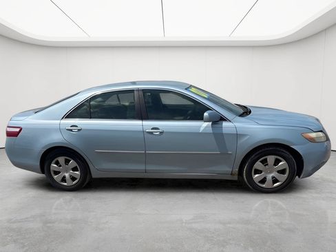 Used 2007 Toyota Camry LE FWD image 2