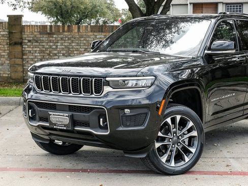 Used 2023 Jeep Grand Cherokee Overland w/ Luxury Tech Group IV image 13