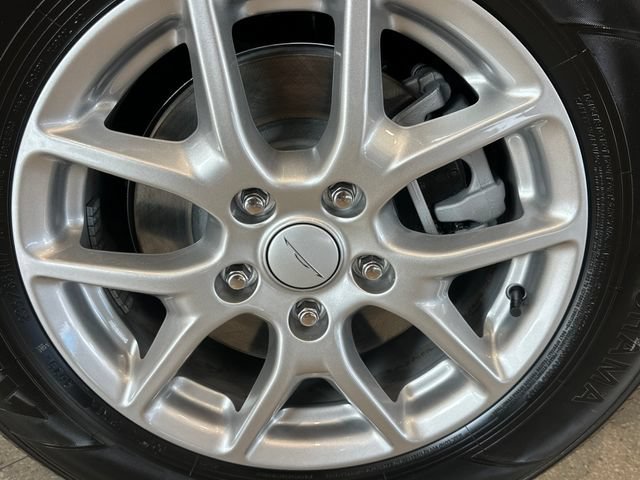 New 2027 Chrysler Pacifica Select w/ Family Tech Group FWD image 25