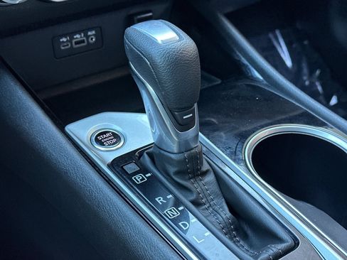 Used 2024 Nissan Altima 2.5 SV image 19