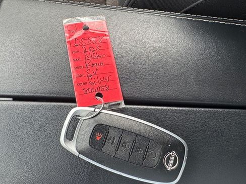 Used 2025 Nissan Rogue SV FWD image 29