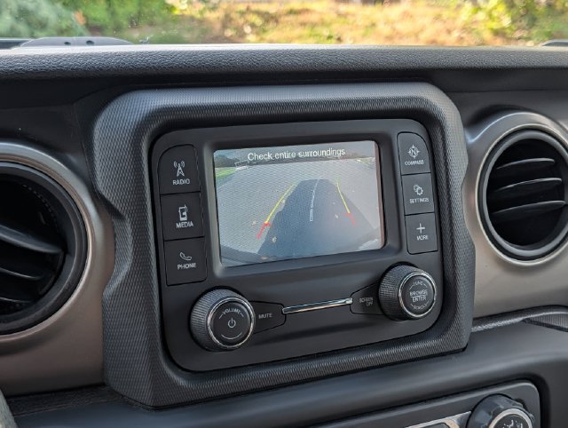 Used 2018 Jeep Wrangler Unlimited Sport AWD/4WD image 19