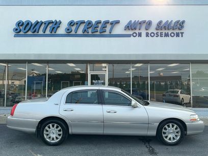 Used 2009 Lincoln Town Car Signature Limited