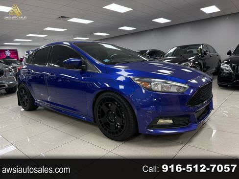 Used 2015 Ford Focus ST image 1