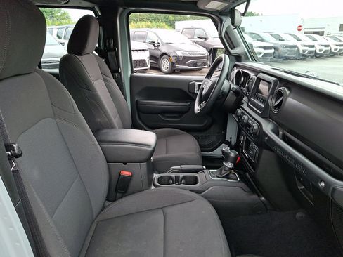 Used 2023 Jeep Wrangler Unlimited Sport AWD/4WD image 12