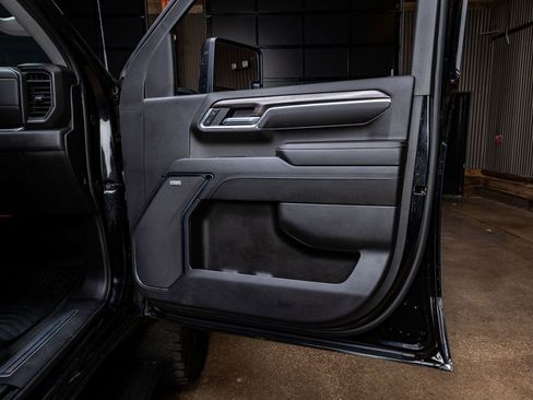 Used 2024 Chevrolet Silverado 2500 LTZ w/ LTZ Plus Package image 36