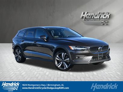 Used 2025 Volvo V60 B5 Cross Country Plus