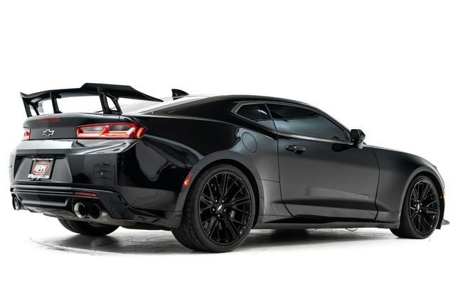 Used 2018 Chevrolet Camaro ZL1 RWD image 4