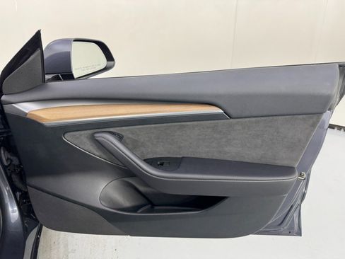 Used 2023 Tesla Model 3 Standard Range image 43