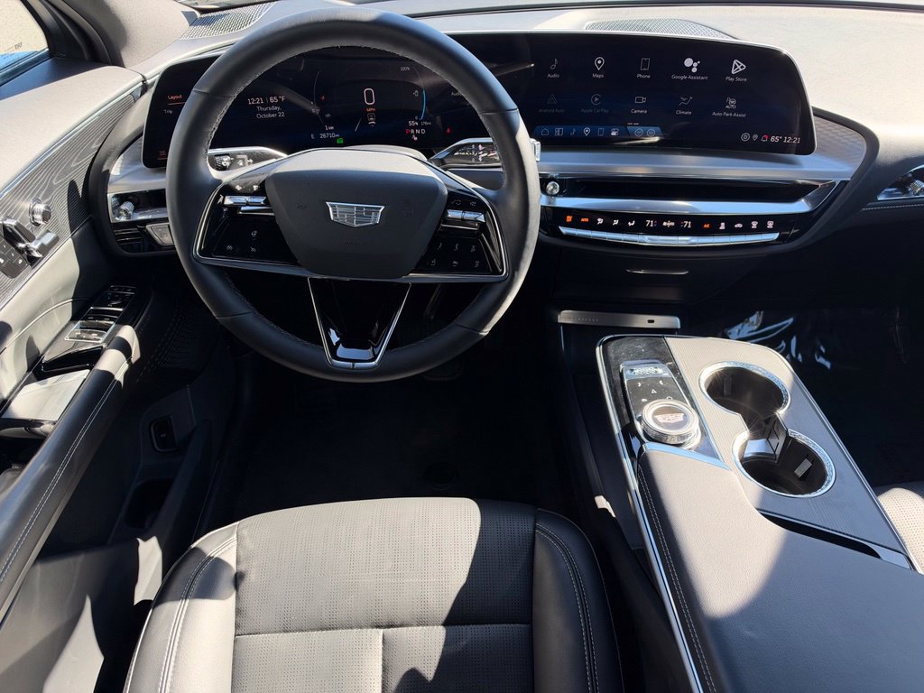 Used 2024 Cadillac Lyriq Luxury AWD/4WD image 16