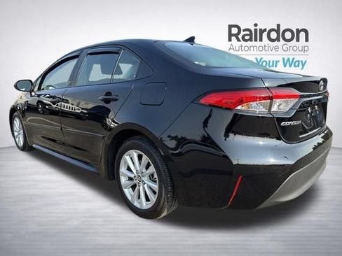 Used 2024 Toyota Corolla LE w/ LE Convenience Package FWD image 5