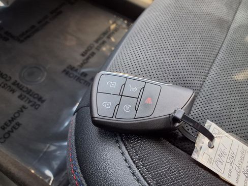 Used 2024 Chevrolet Blazer EV RS image 20