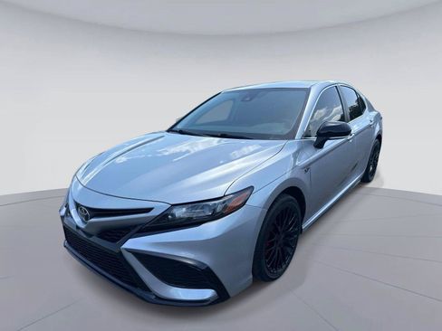 Used 2022 Toyota Camry SE FWD image 8
