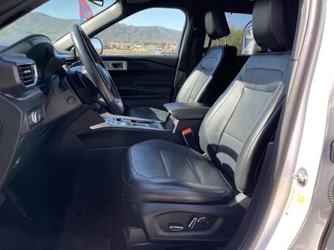 Used 2020 Ford Explorer Limited w/ Hybrid Equipment Group 310A image 10
