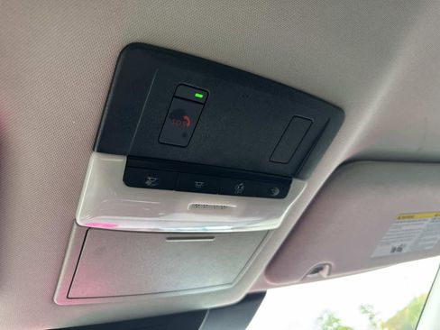 Used 2024 Nissan Pathfinder SV image 33