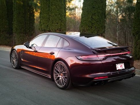 Used 2023 Porsche Panamera 4 Platinum Edition image 11