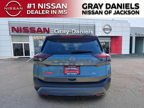 Used 2023 Nissan Rogue SV FWD image 6