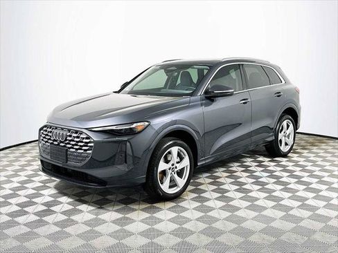 Certified 2025 Audi Q5 Premium w/ Premium Plus AWD/4WD image 3