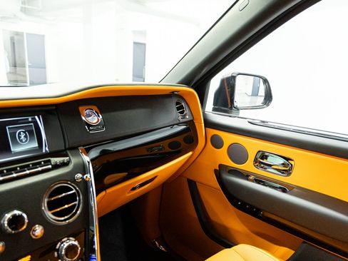 Certified 2024 Rolls-Royce Cullinan AWD/4WD image 44