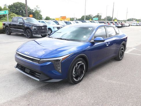 Used 2025 Kia K4 EX FWD image 3