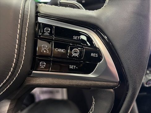 Used 2024 Jeep Grand Cherokee Overland w/ Advanced Protech Group III image 19